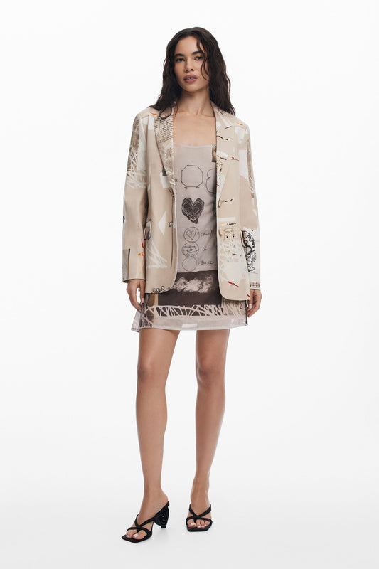 Jaqueta desenhada por Mr. Christian Lacroix