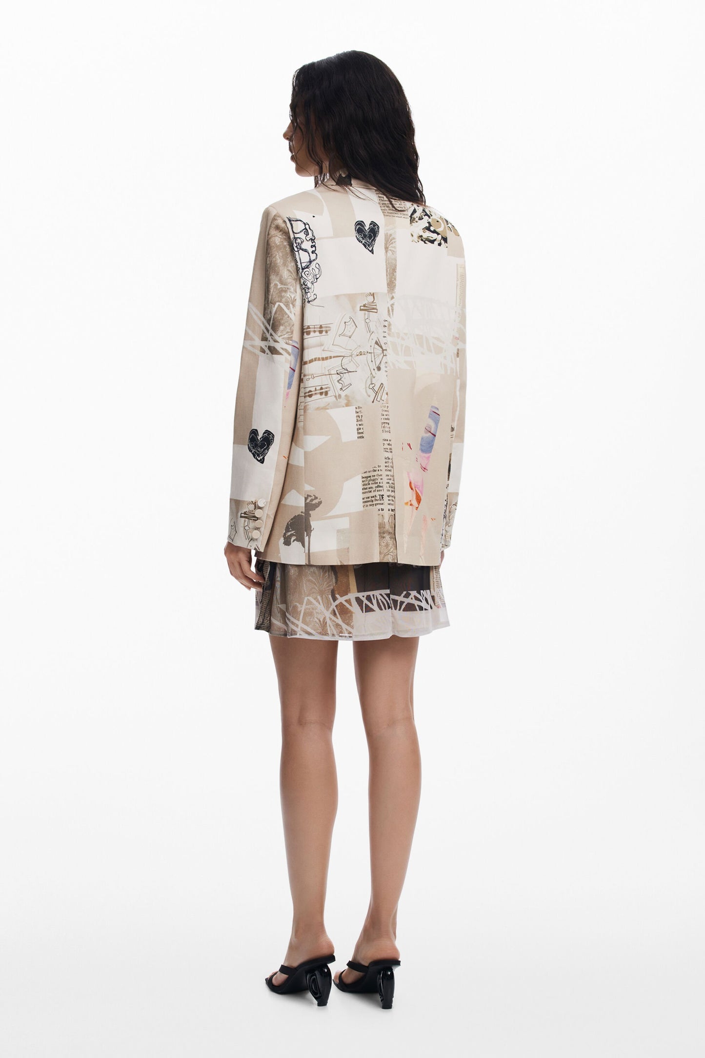 Jaqueta desenhada por Mr. Christian Lacroix